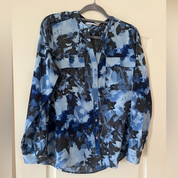 Calvin Klein Blue & Black Abstract Floral Button Down Women’s size medium - Picture 1 of 16